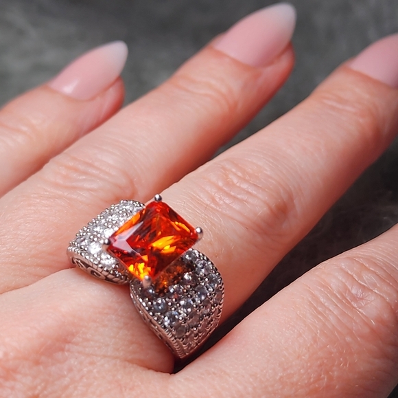 Cocktial Ring Radient Cut Orange And Clear Cubic Zirconia In 926 Silver Sz 8 - Picture 8 of 9
